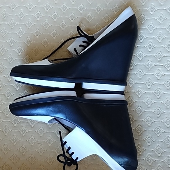 Kenneth Cole black and white leather wedge size 8.5 - Picture 6 of 9